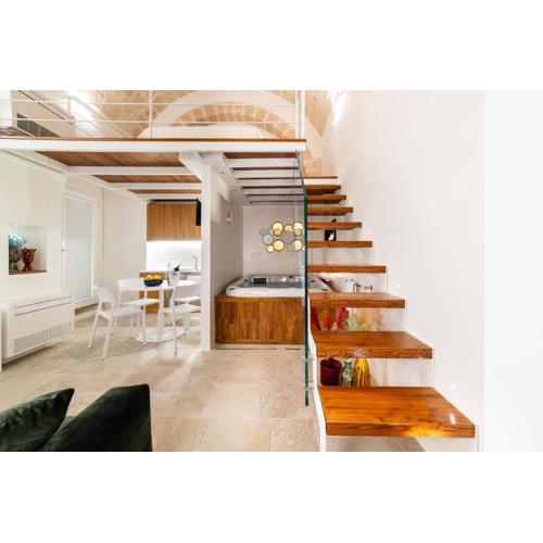 Old Court Luxury Suite&Spa by MONHOLIDAY