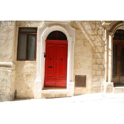 Old refurbished Apartment in Bormla