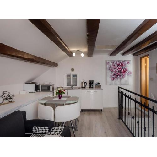 Old Town Charming Nest - One Bedroom Apartment