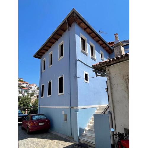 Old town studio with balcony
