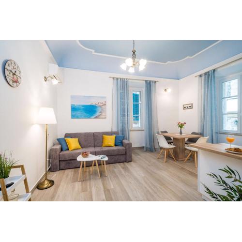 Old Town Top Spot Apartments