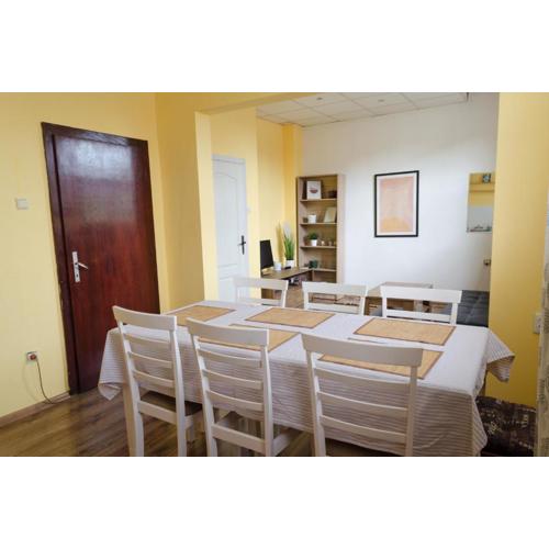 Oleander Rooms & Apartment