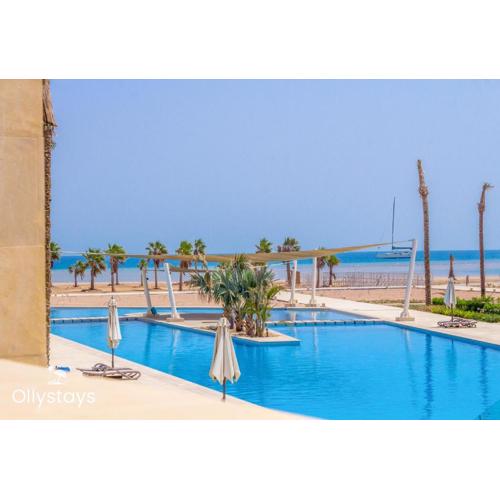 Ollystays Mangroovy Seaview 1BR Beach and Pool Free access