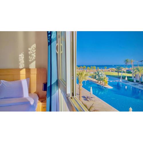 Ollystays Mangroovy Seaview 2BR Beach and Pool Free access