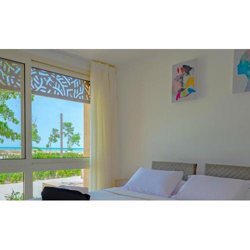 Ollystays Mangroovy Seaview 3BR Beach and Pool Free access