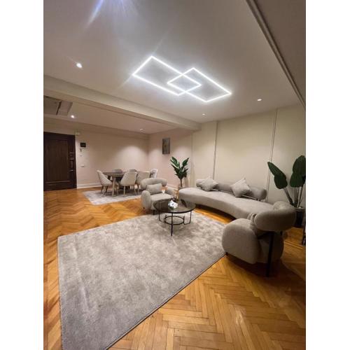 Om Kalthom Zamalek Apartment