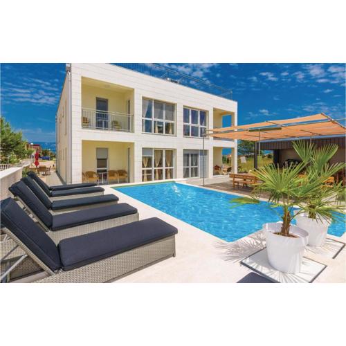 One-Bedroom Apartment In Vir