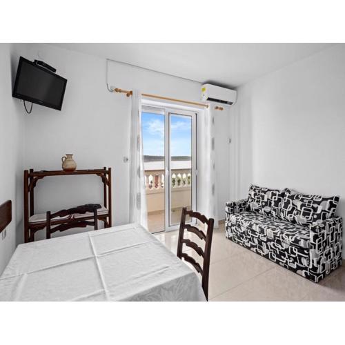 One-bedroom apartment with private balcony