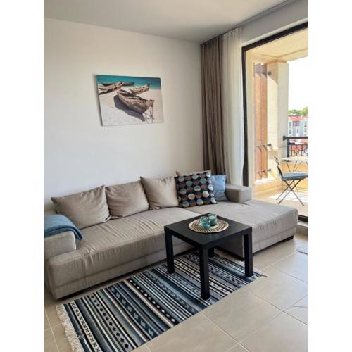 One bedroom apartment with sea view in complex GL on Kavatsi beach