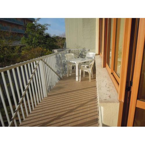 One bedroom flat with terrace and sea view