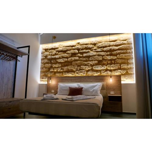 Oneira Rooms