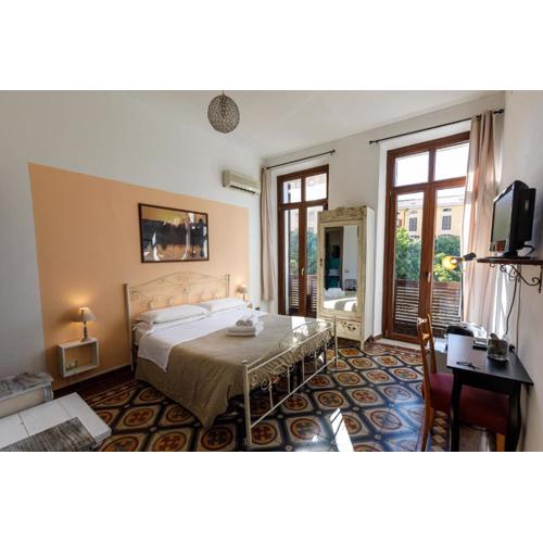 Onlyrooms III - Recommended for Under 30s