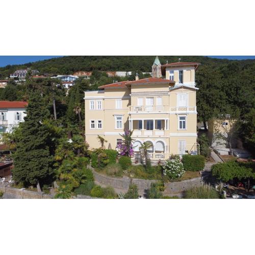 Opulence luxury spa suite - private access to beach in Opatija