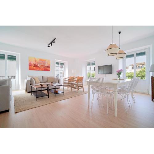 Orange Square Rooftop Apartment 250 m2