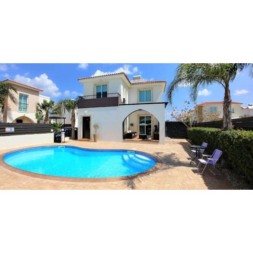 Oresti Villa with a pool