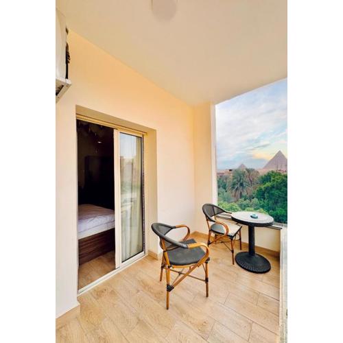 Oro Pyramids View Hotel