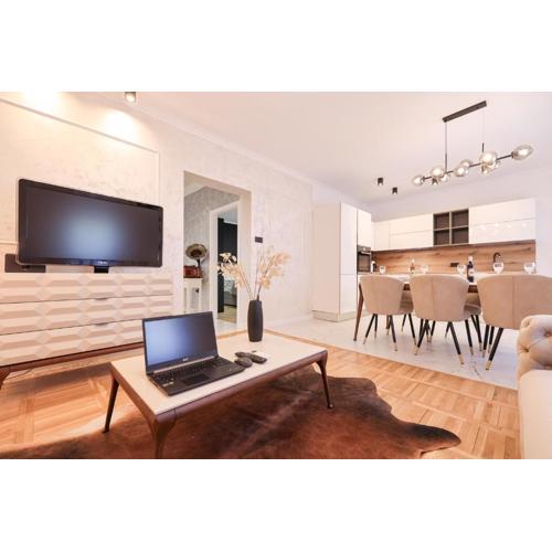 Oscar & Leo Apartments