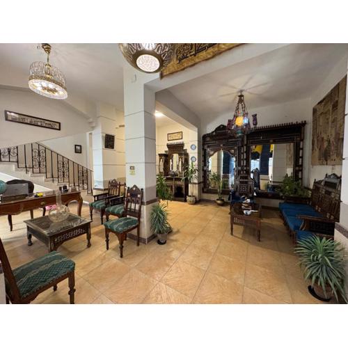 Osiris pyramids view inn