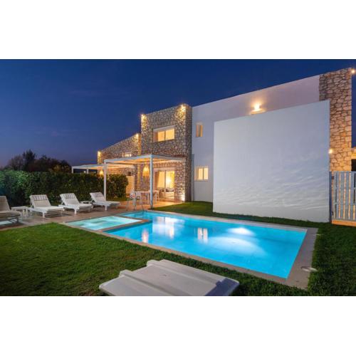 OSSIANO POOL VILLAS, Heating Pool, 2 min drive to Haraki Beach & 10 to Lindos