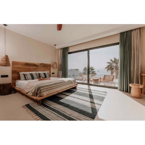 Ostrako Beachside Suites
