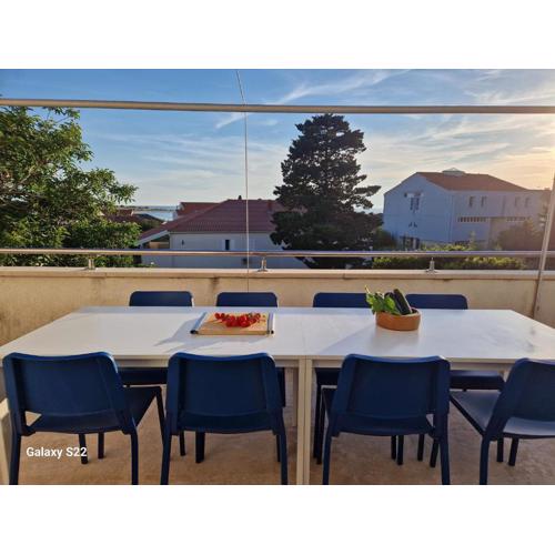 Otto Novalja, spacious penthouse apartment in city center