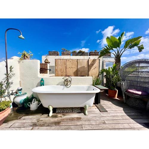 Outdoor Bathtub! 360 Rooftop with Chill Out and Amazing Views!
