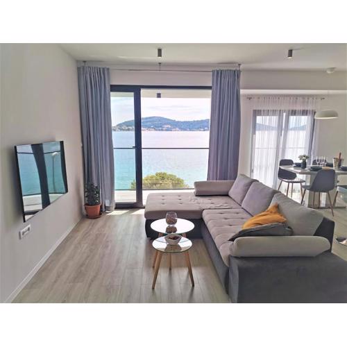 P1 Beachfront one bedroom apartment