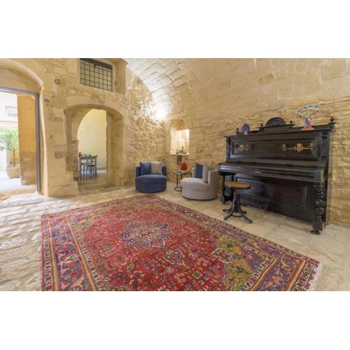 P43 Sicilian Suites