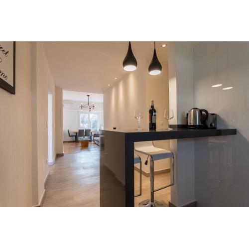 Pagrati 2bdr Flat