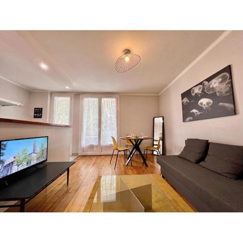 Paisible T3 proche métro, WI-FI & terrasse privée