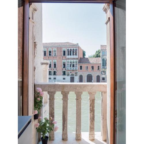 Palace Canal View by Wonderful Italy