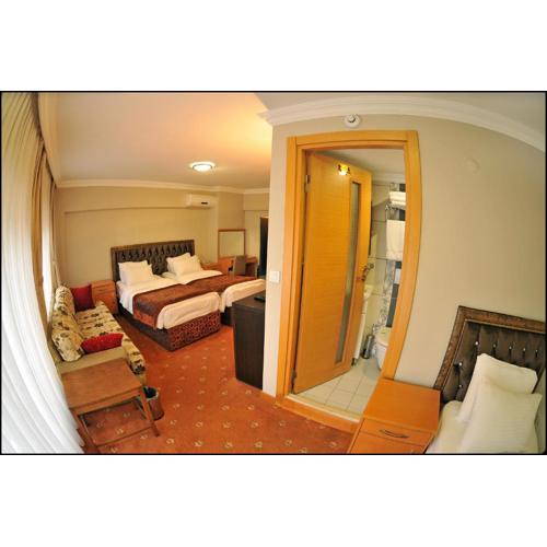 Palace Point Hotel