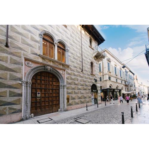 Palazzo Confalonieri da Lisca