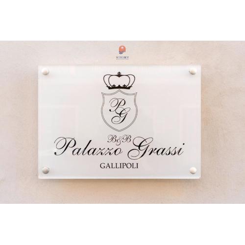Palazzo Grassi by Vivimy