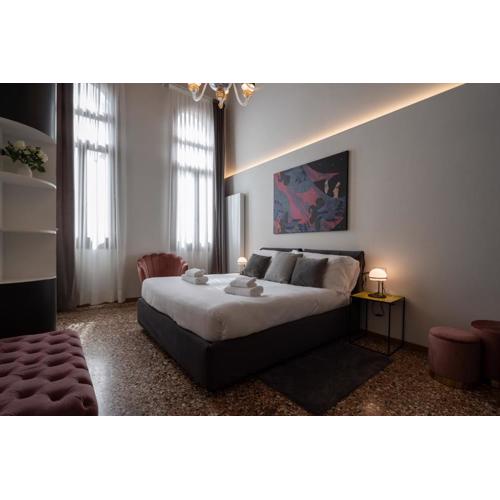 Palazzo Raspi - Private Gym and Canal View