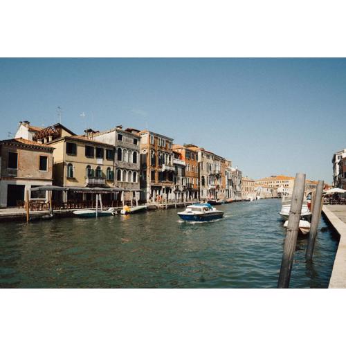 Palazzo Veneziano direct at the canal with roof terrace