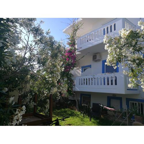 PALEOCHORA FINIKAS Apartments