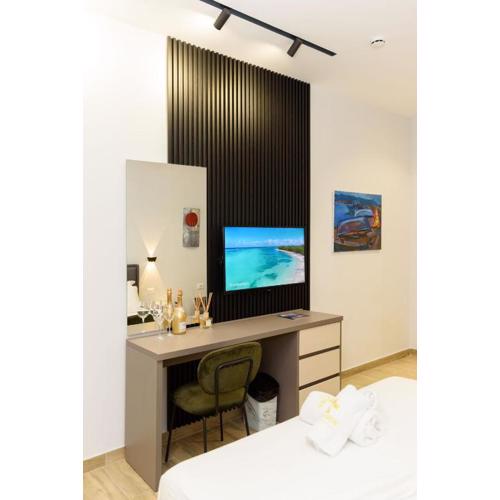 Palm Side Hotel