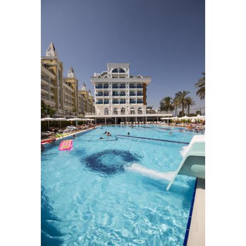 Palm World Side Resort & Spa