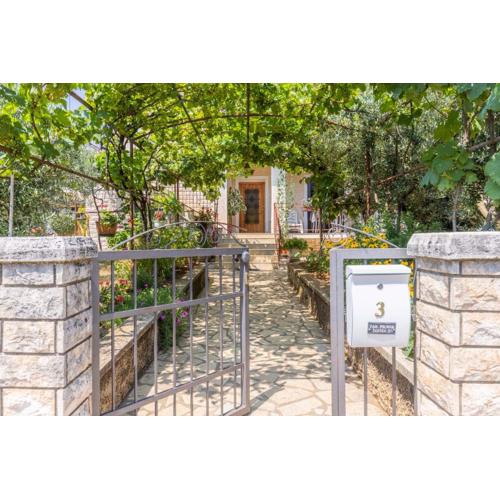 Palman apartments with Free Parking