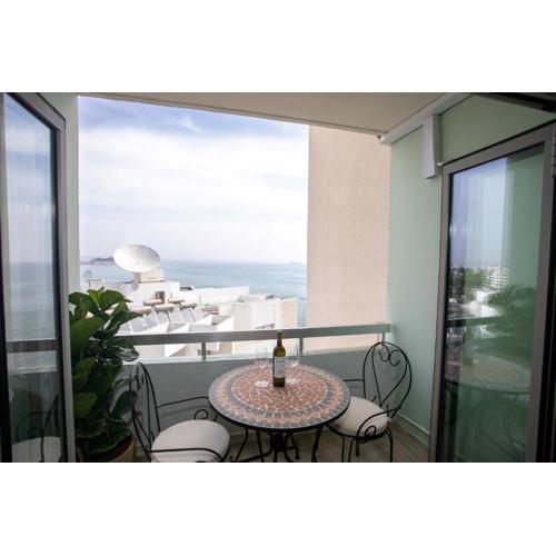 Palmove Luxurious Beachfront Apt
