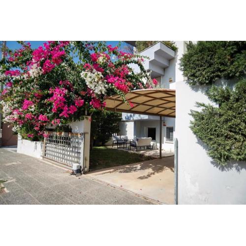 Pame Rentals - Cozy Glyfada Stay with Free Parking