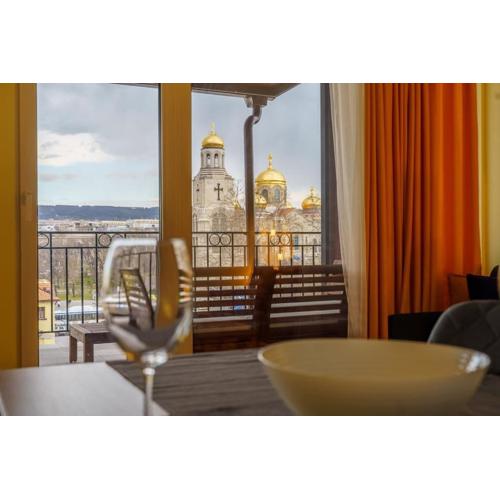 Panoramic 1 bedroom apartment in central Varna!