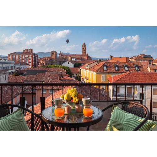 Panoramic Alba View, 2 Bedrooms with King Beds, Free Parking - La Dolce Vista