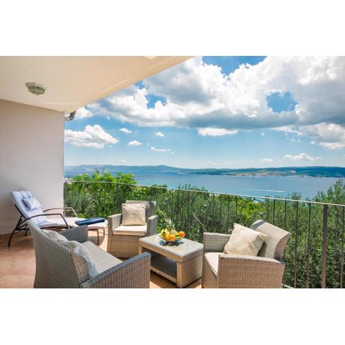 Panoramic Sea View Hideaway Penthouse