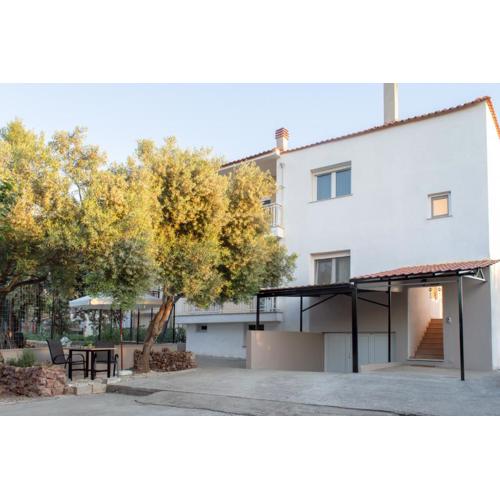 Panoramic View House