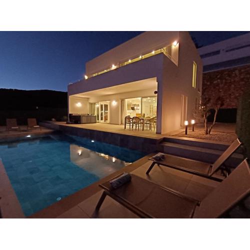 Panoramic Villa with a Pool