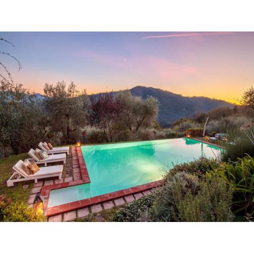 Panoramic villa with Private Pool in Lucca