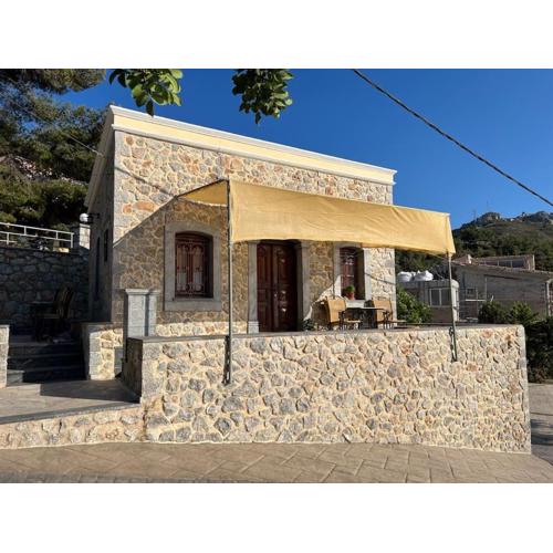 Panos Renos Studio, a cozy home by the beach!