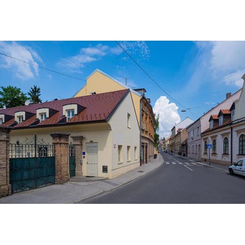 Paon Boutique Apartments